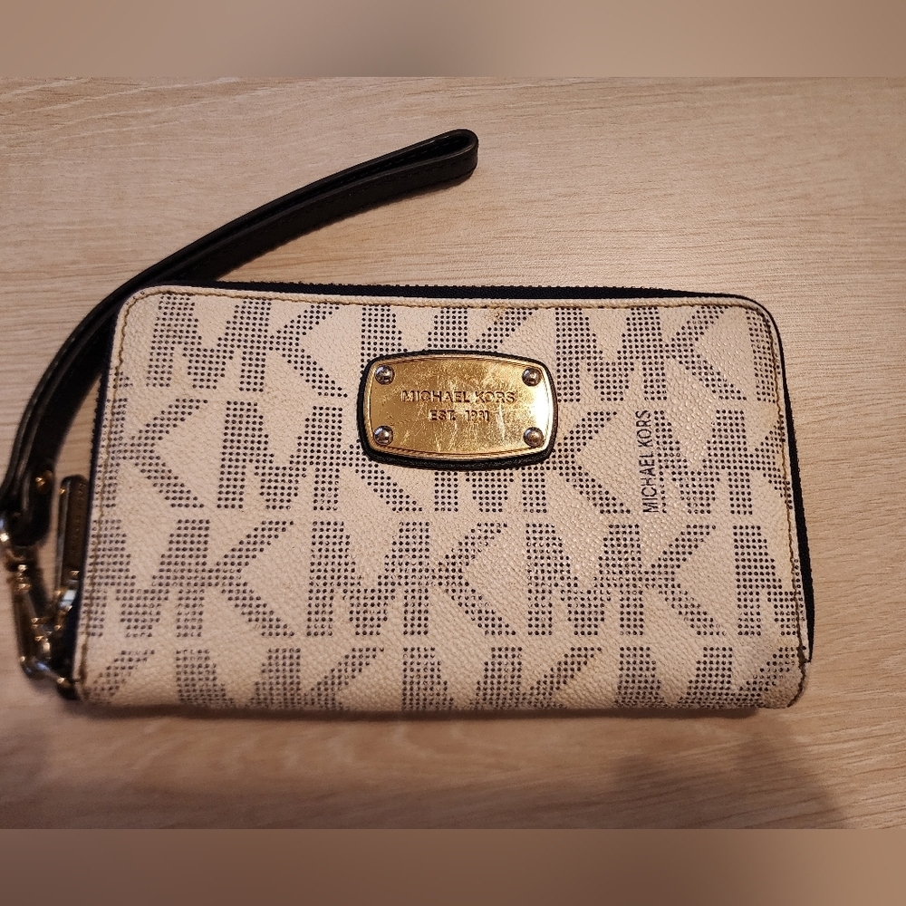 Preowned‎ Michael Kors wallet